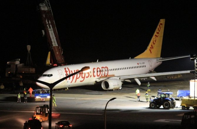 Pistten çıktığı yerden alınıp aprona çekilmesi 20 saat sürdü