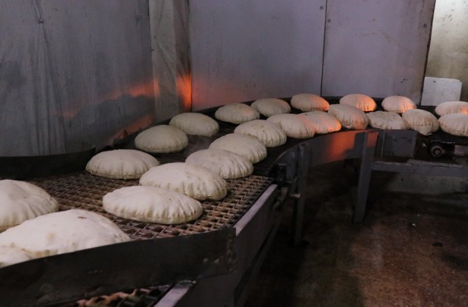 EKMEK FABRİKALARI SAVAŞTAN KAÇANLAR İÇİN ÇALIŞIYOR