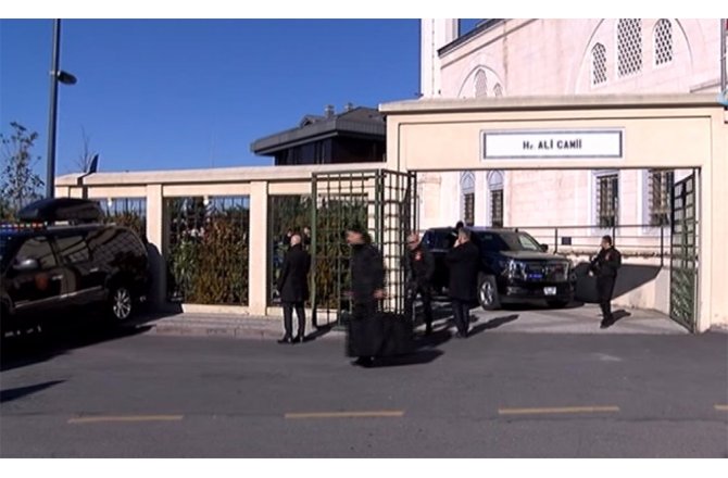 Erdoğan cuma namazını Hz. Ali Camii’nde kıldı