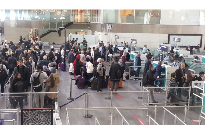 Atatürk Havalimanı’nda karne tatili yoğunluğu