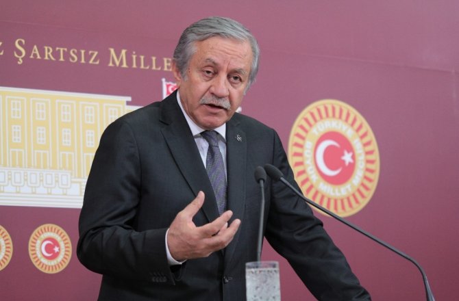 "Afrin’de terör örgütü varsa, Türkiye oraya girmelidir"