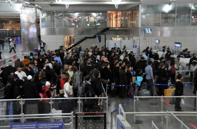 Atatürk Havalimanı’nda tatil yoğunluğu
