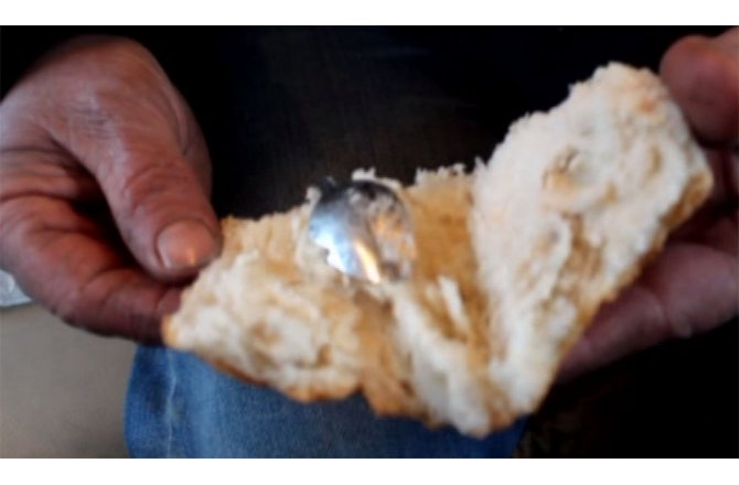 Ekmeğin içinden çıkan şok etti