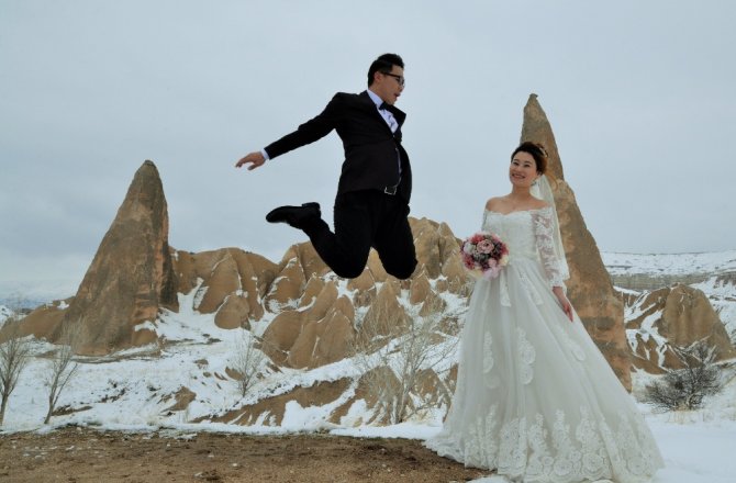 DÜĞÜN FOTOĞRAFI İÇİN KAPADOKYA’YA AKIN EDİYORLAR