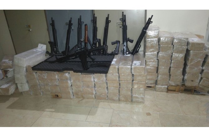 Polis kargoda 115 adet av tüfeği ele geçirdi