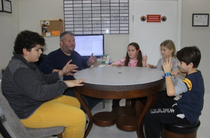 Ritim tutarak terapi oluyorlar