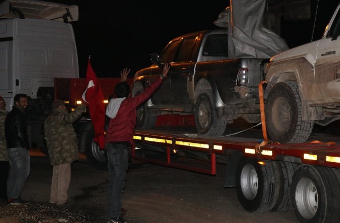 ÖSO doçkalarıyla Afrin sınırında