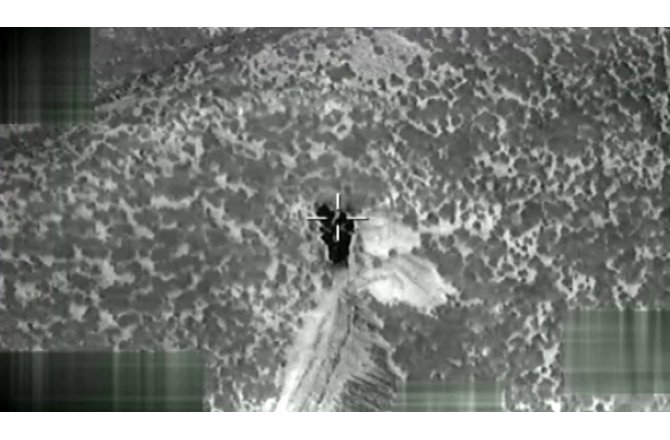 Teröristlerin mühimmat deposu havaya uçuruldu