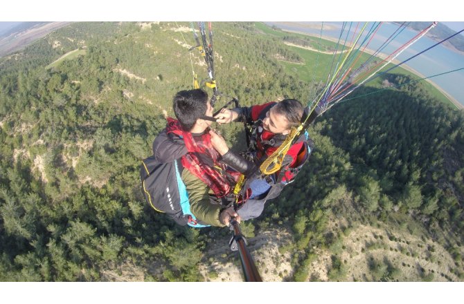 YER ADANA! YAMAÇ PARAŞÜTÜNDE TIRAŞ ETTİ