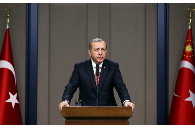 Başkomutan askeri yetkililerden bilgi aldı