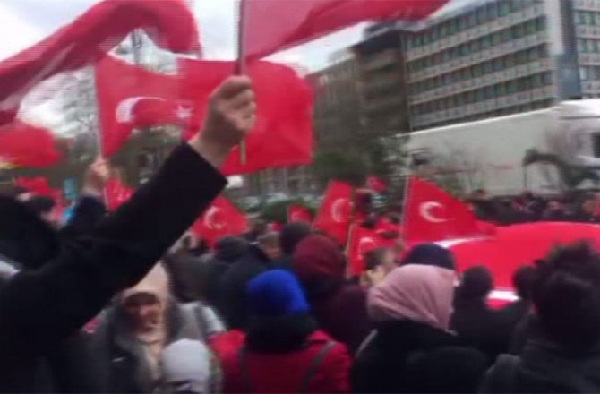 BRÜKSEL’DE ZEYTİN DALI HAREKATI’NA DESTEK