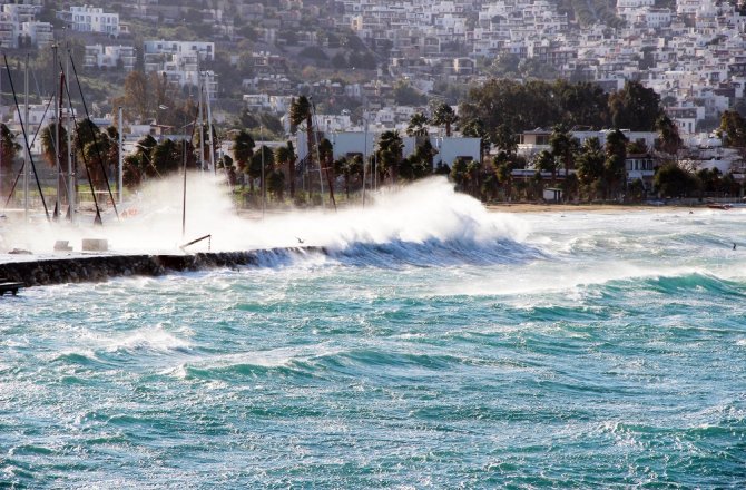 FIRTINA BODRUM’U VURDU