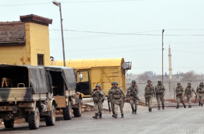 SINIRIN SIFIR NOKTASINDA ASKERİ TATBİKAT