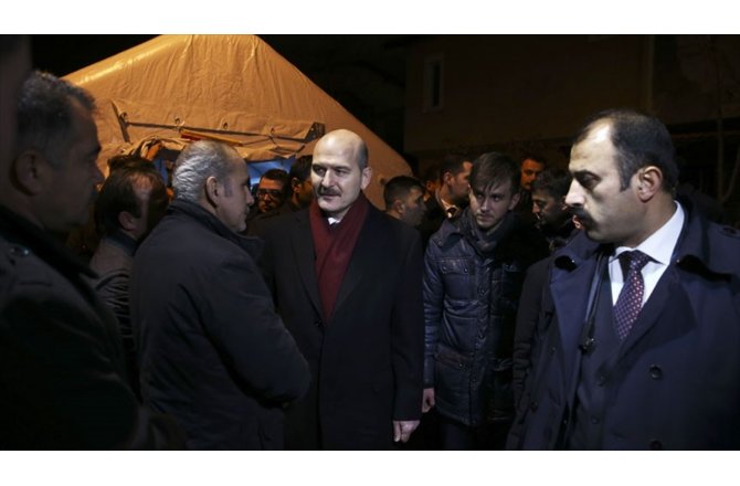 İçişleri Bakanı Soylu'dan şehit ailesine ziyaret