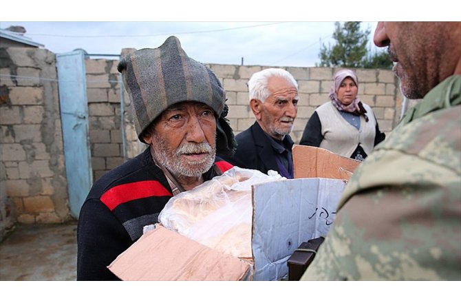 'Zeytin Dalı' ile teröristlerden temizlenen köylerine döndüler