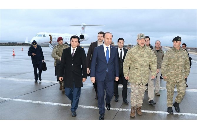 Orgeneral Akar, Suriye sınırındaki birliklerde denetimlerde bulundu
