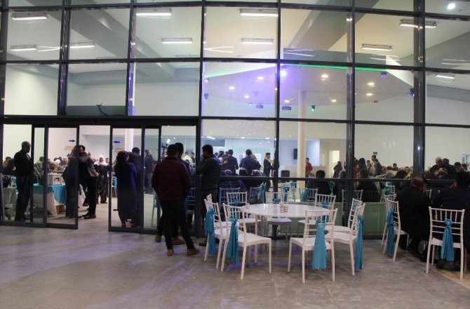 OTOGAR İÇİNDEKİ DÜĞÜN SALONU GÖRENLERİ ŞAŞIRTIYOR