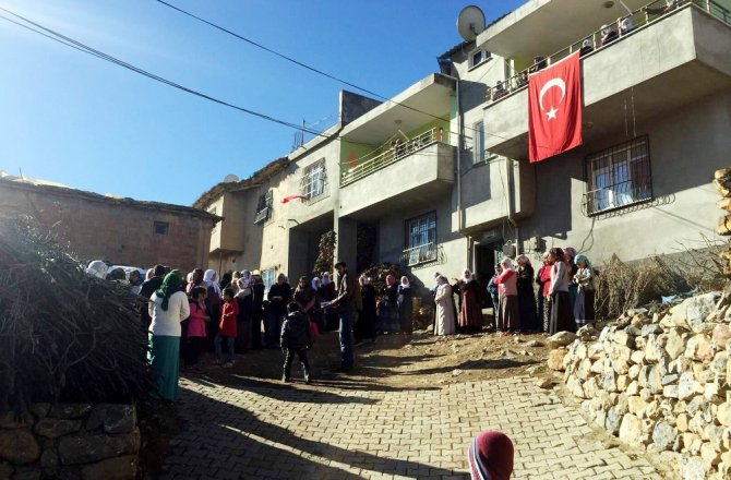 ŞEHİT HAYRETTİN DİNDAR'IN CENAZESİ MEMLEKETİNE GETİRİLDİ