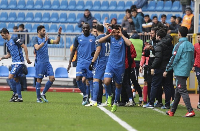Kasımpaşa 3 puanı iki golle aldı