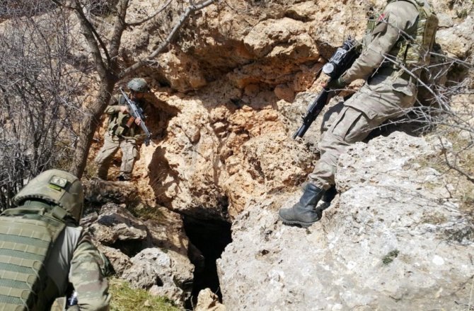 HAİNLERİN MAĞARA VE BARINAKLARI İMHA EDİLDİ