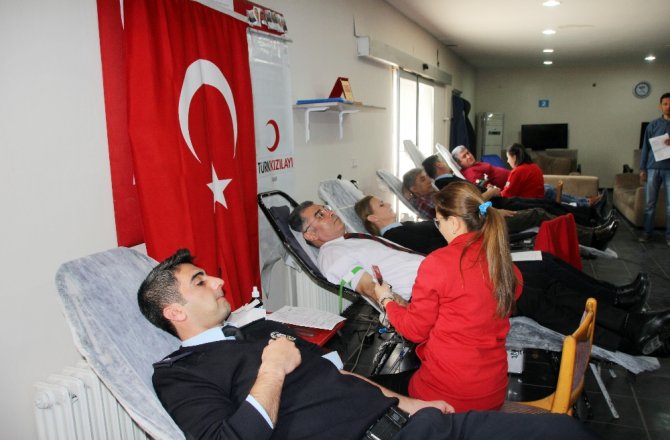 POLİSTEN "ZEYTİN DALI HAREKATI"NA KAN BAĞIŞI DESTEĞİ