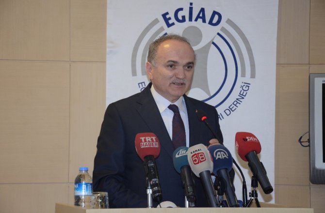 "100 YERLİ OTOMOBİLDEN 80’İNİ İHRAÇ EDİYORUZ”