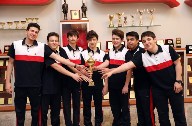 SANKO OKULLARI YÜZME TAKIMLARI İL BİRİNCİSİ OLDU