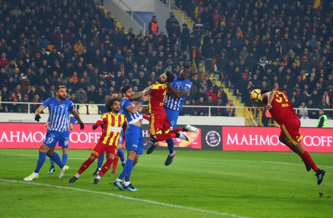 İLK YARIDA 2 GOL VAR