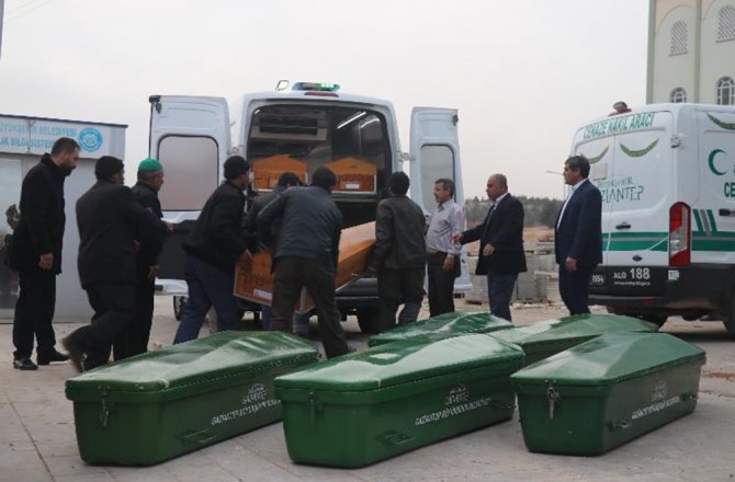 FECİ KAZADA ÖLEN 9 KİŞİNİN CENAZELERİ GAZİANTEP’E GETİRİLDİ