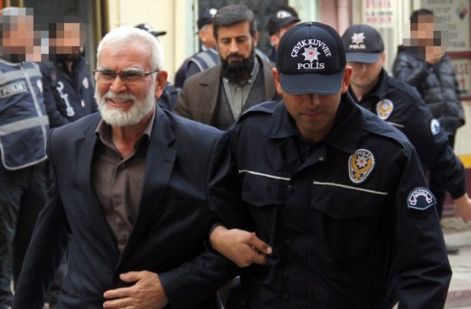 İĞRENÇLİĞE KOMİK SAVUNMA!