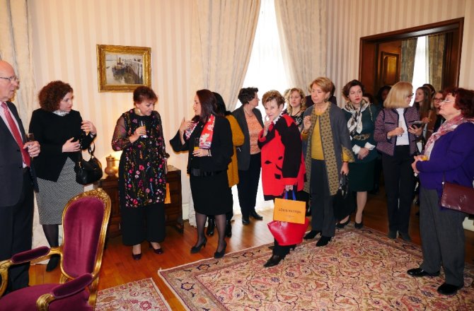 FİRST LADY’LER TÜRKİYE BÜYÜKELÇİLİĞİ REZİDANSINDA BULUŞTU