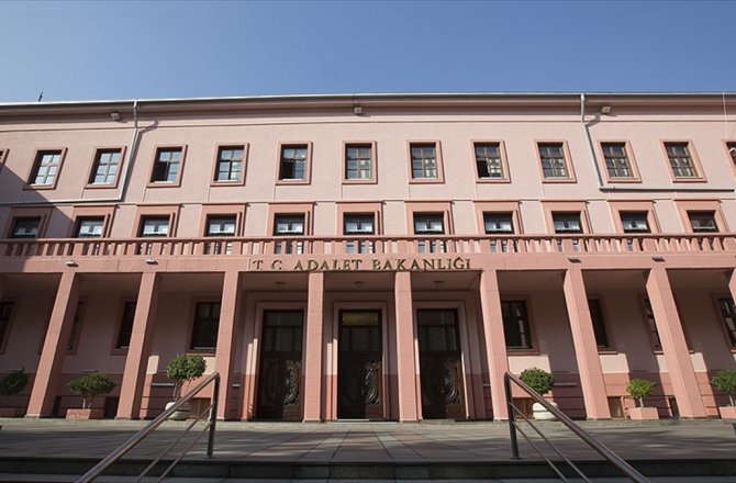 ADALET BAKANLIĞINDAN MAHKEMEYE YANLIŞ SANIĞIN GETİRİLMESİNE SORUŞTURMA