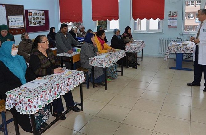 AZİMLERİYLE 'OKUMANIN YAŞI YOKTUR' DEDİRTİYORLAR