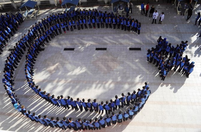 LİSELİLERDEN KOMANDO YEMİNİ