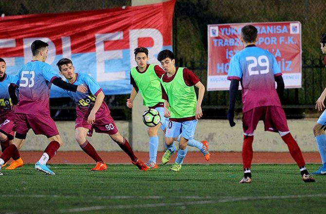 MAKEDON VE TÜRK TAKIMLARI ARASINDA 'TRABZONSPOR' DOSTLUĞU