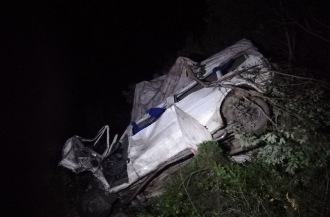 KORKUNÇ KAZA:  3 ÖLÜ, 3 YARALI