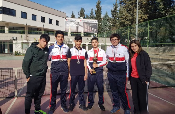 SANKO OKULLARININ TENİS TAKIMI İL İKİNCİSİ OLDU