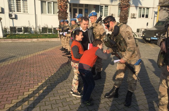 ALBAYRAK İLKOKULUNDAN MEHMETÇİĞE DESTEK ZİYARETİ