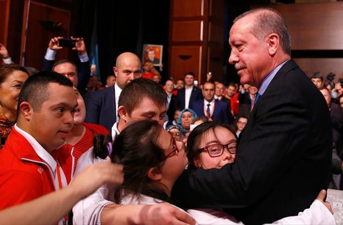 ERDOĞAN VE BAK'A 'ÖZEL' DAVET