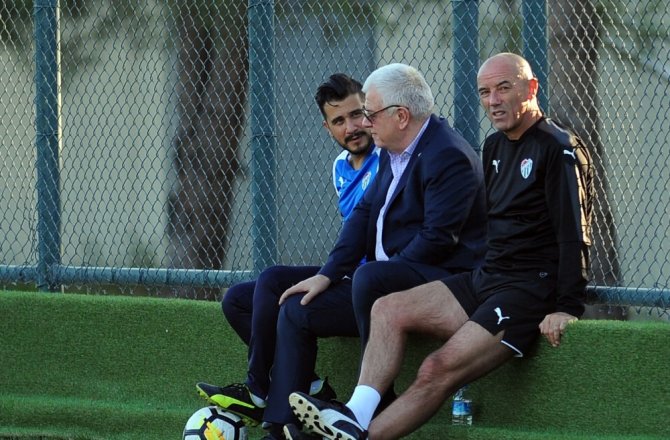 BURSASPOR, LE GUEN İLE "DEVAM" DEDİ