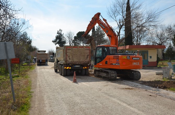 YEŞİLOVA'YA 49 KM'LİK YATIRIM