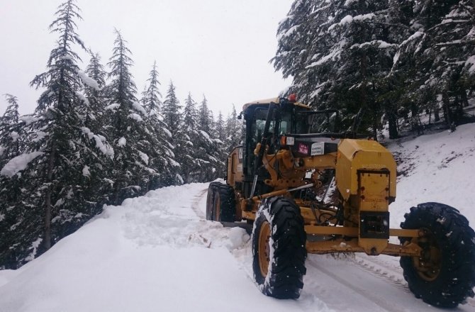 KAR TEMİZLEME ÇALIŞMALARI DEVAM EDİYOR