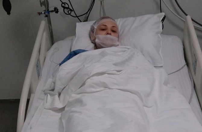 KANSERLİ EŞİNİ DÖVEREK HASTANELİK ETTİ