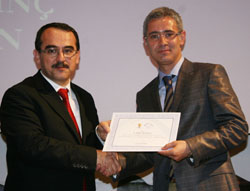 ONLAR ARTIK AKADEMİK SİYASETÇİ