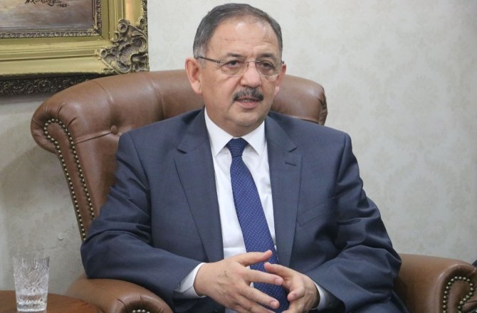 BAKAN ÖZHASEKİ KENTSEL DÖNÜŞÜMÜN ÖNEMİNE DİKKAT ÇEKTİ