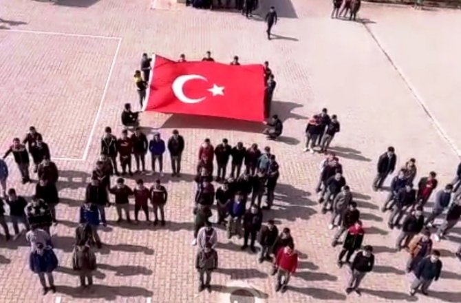 LİSE ÖĞRENCİLERİNDEN MEHMETÇİĞE DESTEK