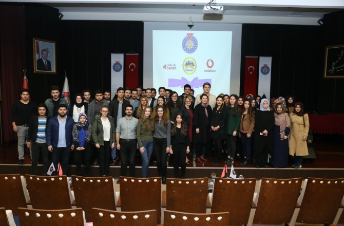 KSÜ’DE “GELECEĞİN KADINLARI” PANELİ DÜZENLENDİ