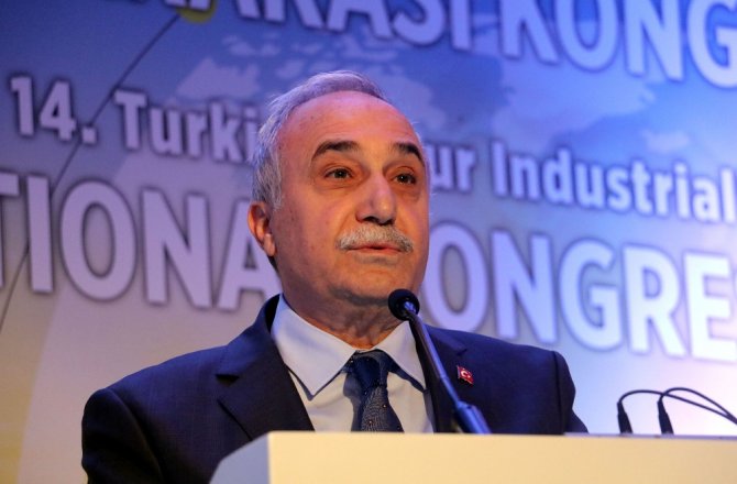 "TÜRKİYE’DE YILDA 1,7 MİLYAR EKMEK İSRAF EDİLİYOR"