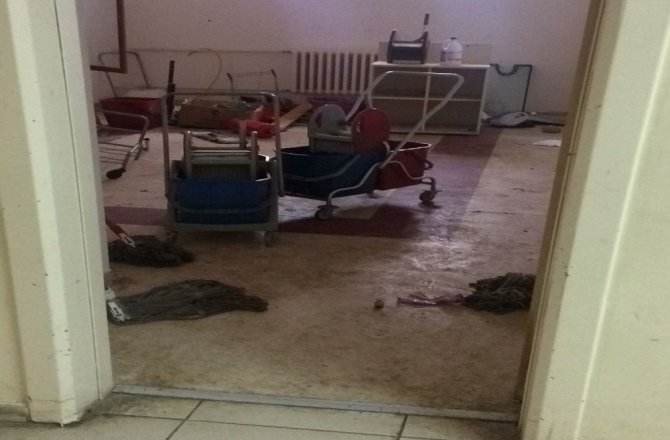 OKUL DEĞİL MİKROP YUVASI