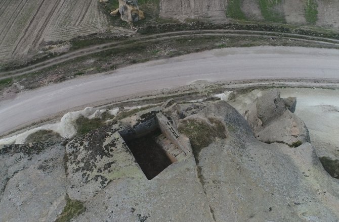 FRİGLERDEN KALAN 3 BİN YILLIK ŞARAP DEPOSU